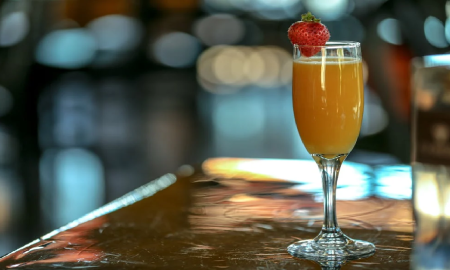 Zo maak jij de lekkerste oranje cocktail voor Koningsdag