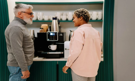 Welke koffiemachine past bij een klein kantoor?