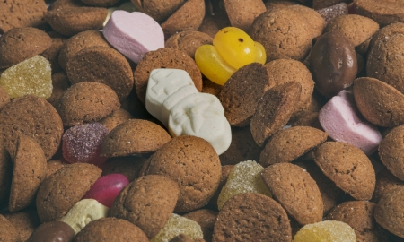 Trakteren in de klas of op kantoor? Kruidnoten in grootverpakking zijn ideaal